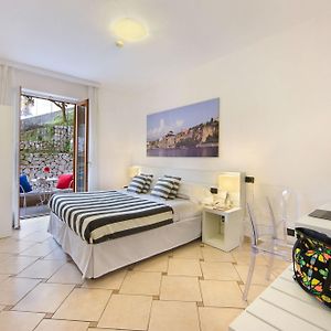 Economy Double or Twin Room Balcony Internal View
